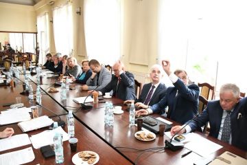 Zarząd Powiatu Miechowskiego z jednogłośnym wotum zaufania i absolutorium